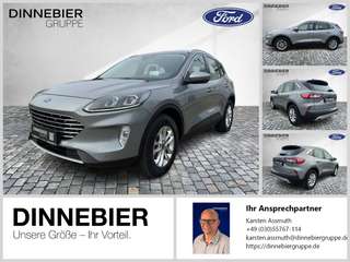 Schräge Frontansicht auf einen Ford Kuga , freigestellt