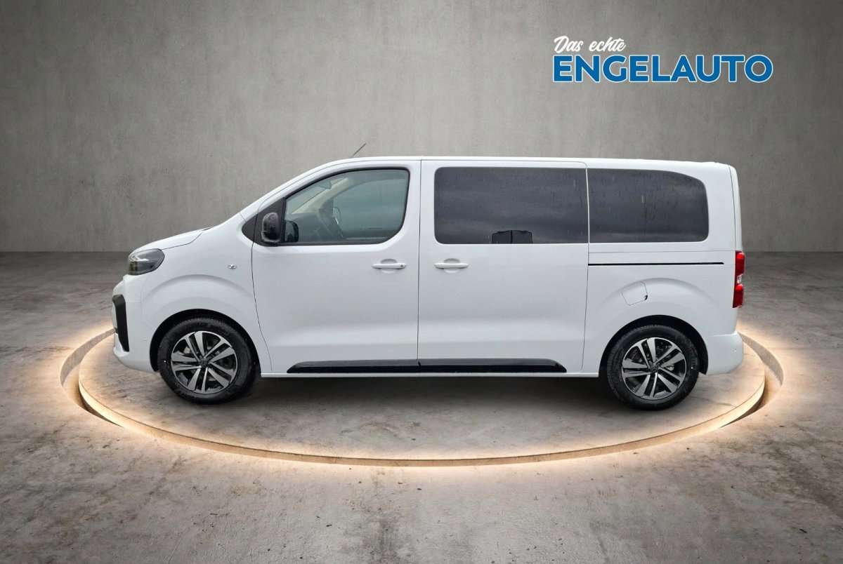 Fahrzeugbild eines Peugeot Traveller