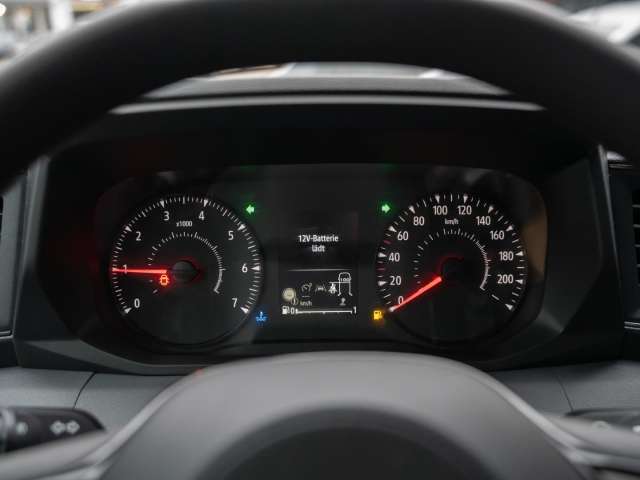 Fahrzeugbild eines Nissan Interstar