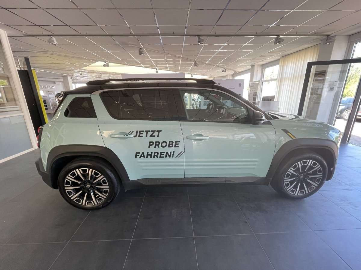 Fahrzeugbild eines Renault 4 E-TECH