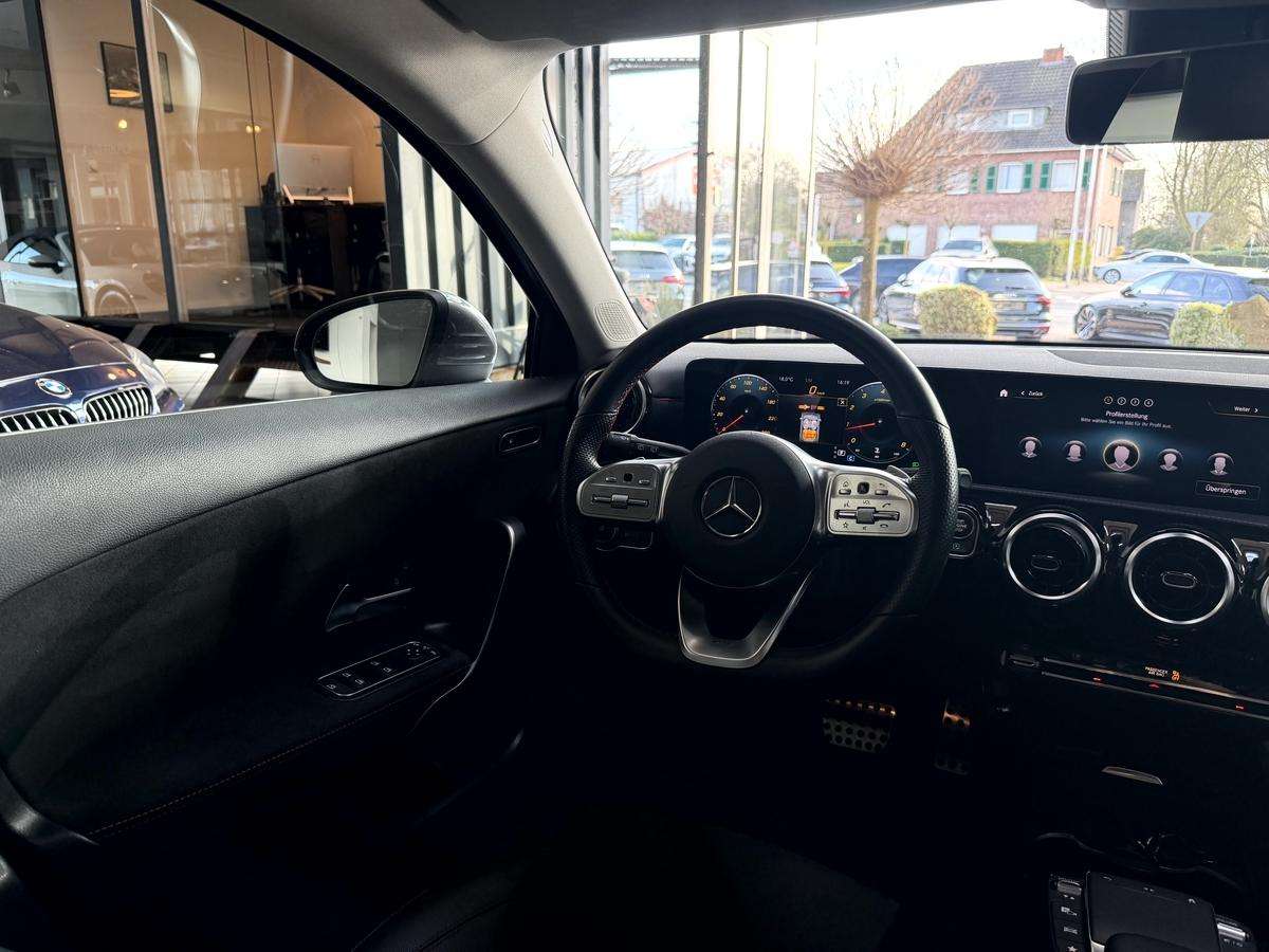 Fahrzeugbild eines Mercedes-Benz A-Klasse