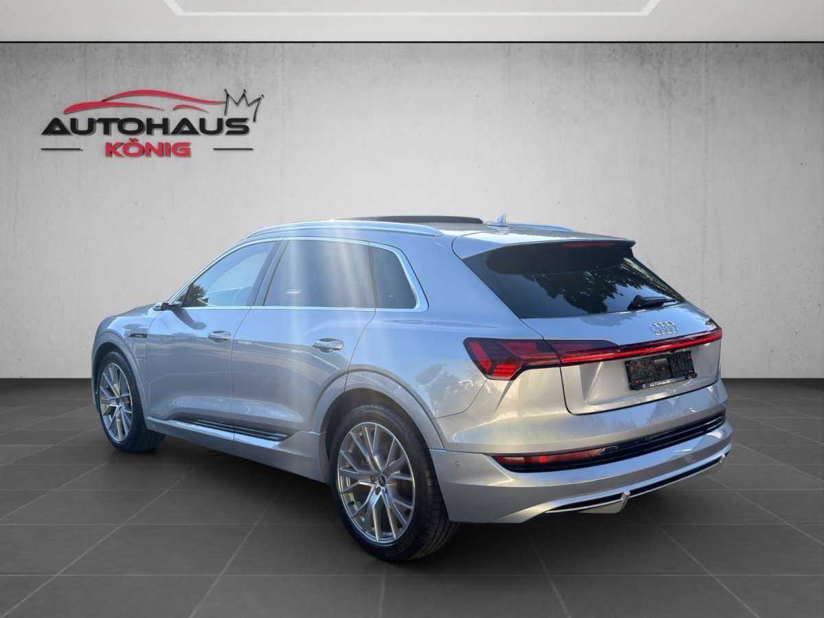 Fahrzeugbild eines Audi e-tron