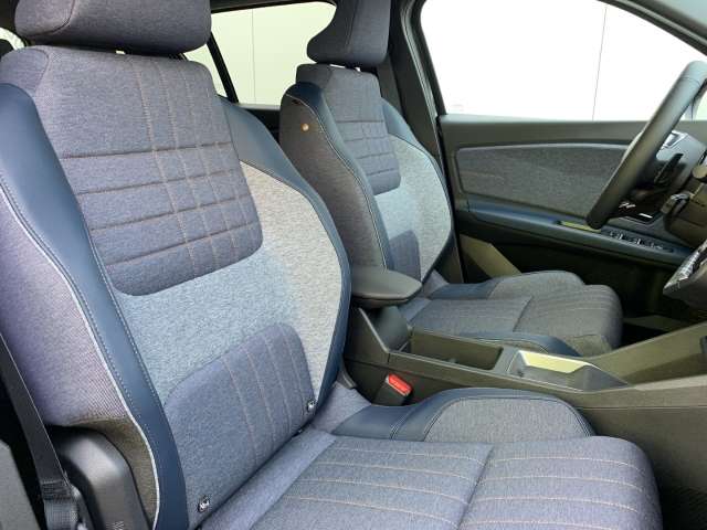 Fahrzeugbild eines Renault 4 E-TECH