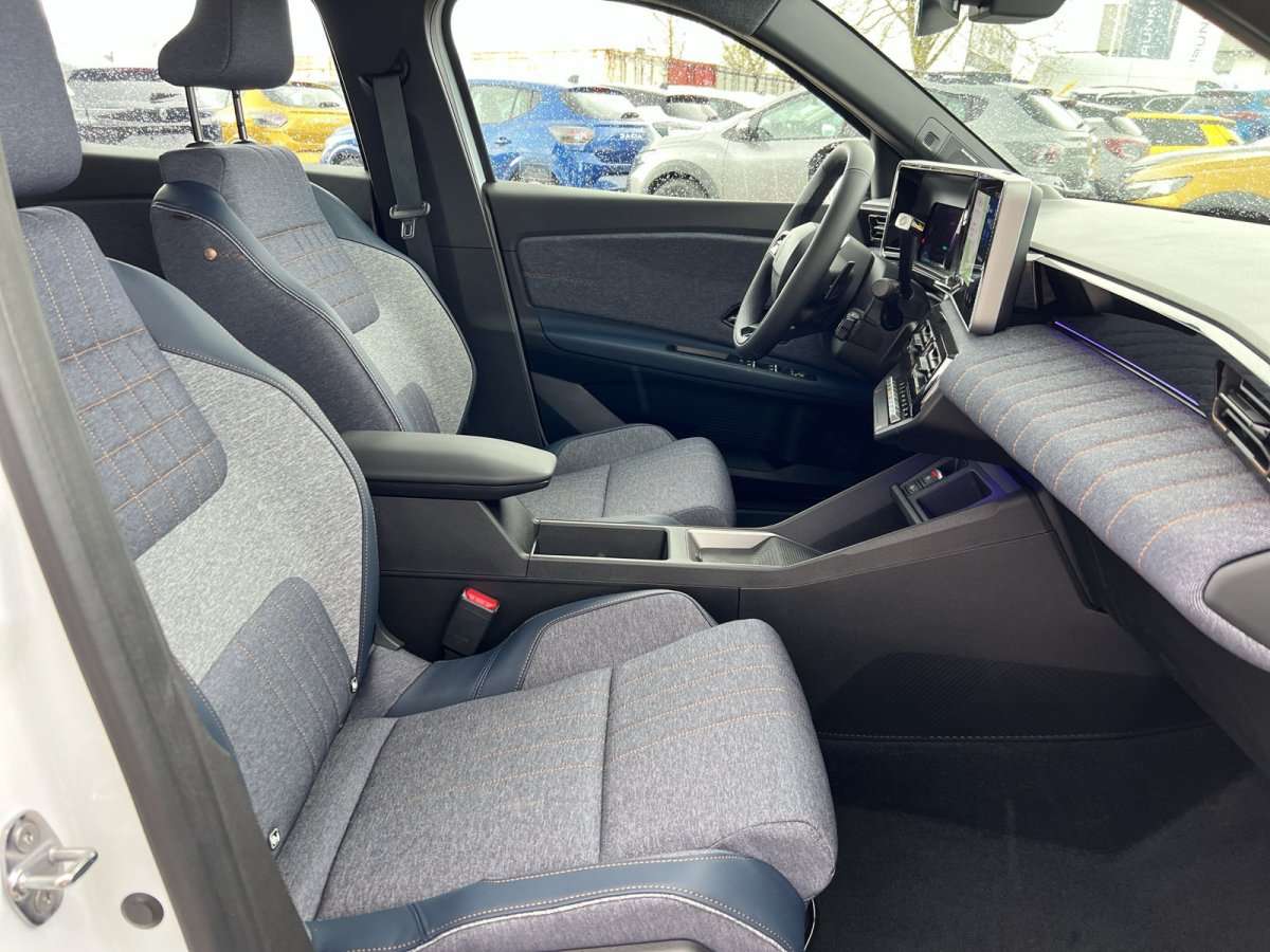 Fahrzeugbild eines Renault 4 E-TECH