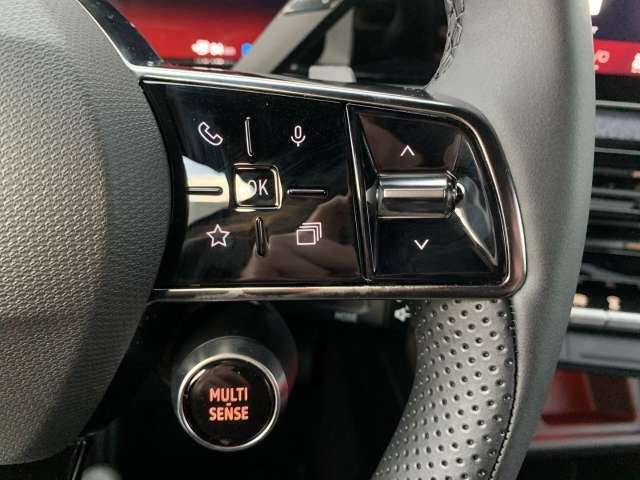 Fahrzeugbild eines Renault 4 E-TECH