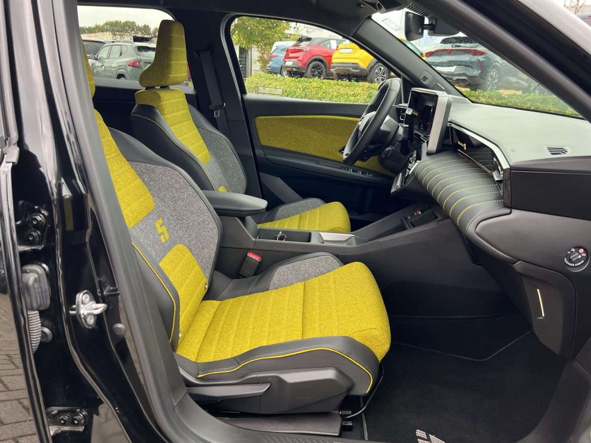 Fahrzeugbild eines Renault 5 E-TECH