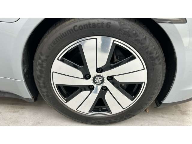 Fahrzeugbild eines Porsche Taycan