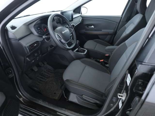 Fahrzeugbild eines Dacia Jogger