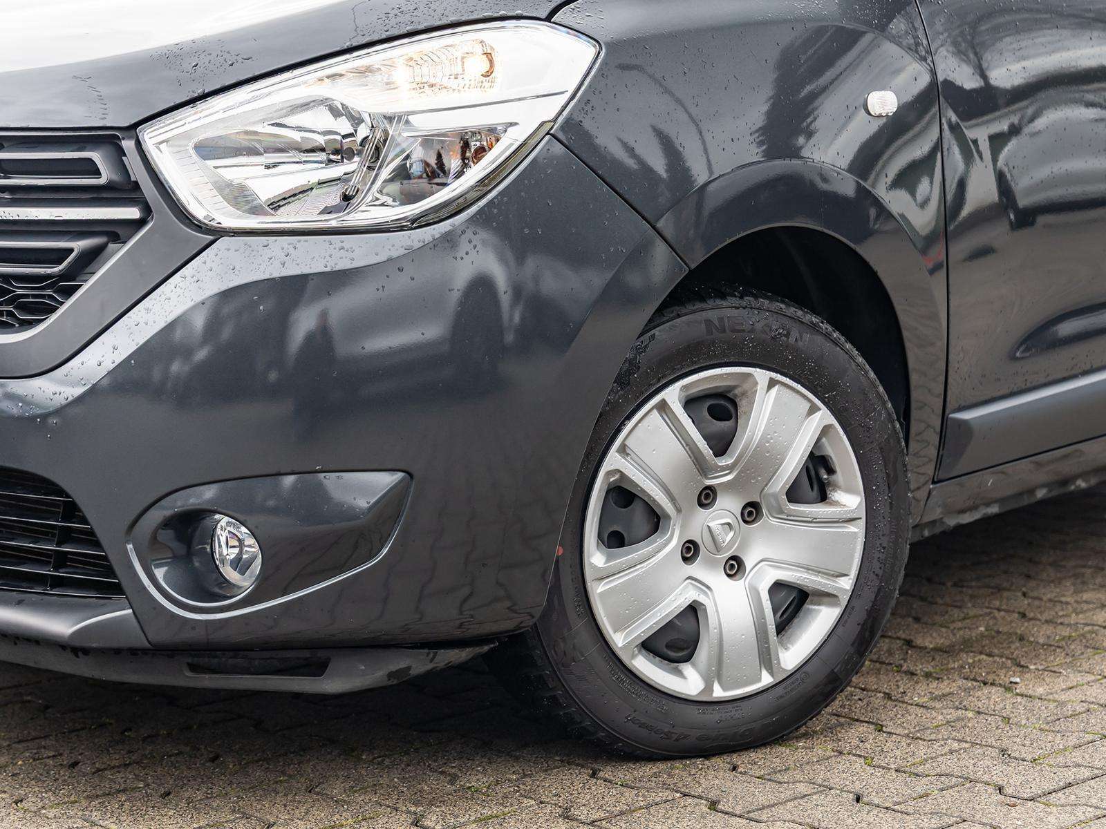 Fahrzeugbild eines Dacia Lodgy