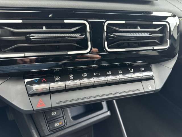 Fahrzeugbild eines Renault 4 E-TECH