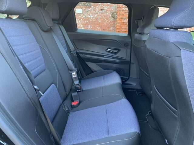 Fahrzeugbild eines Renault 5 E-TECH