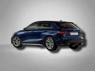 Schräge Frontansicht auf einen Audi A3 , freigestellt