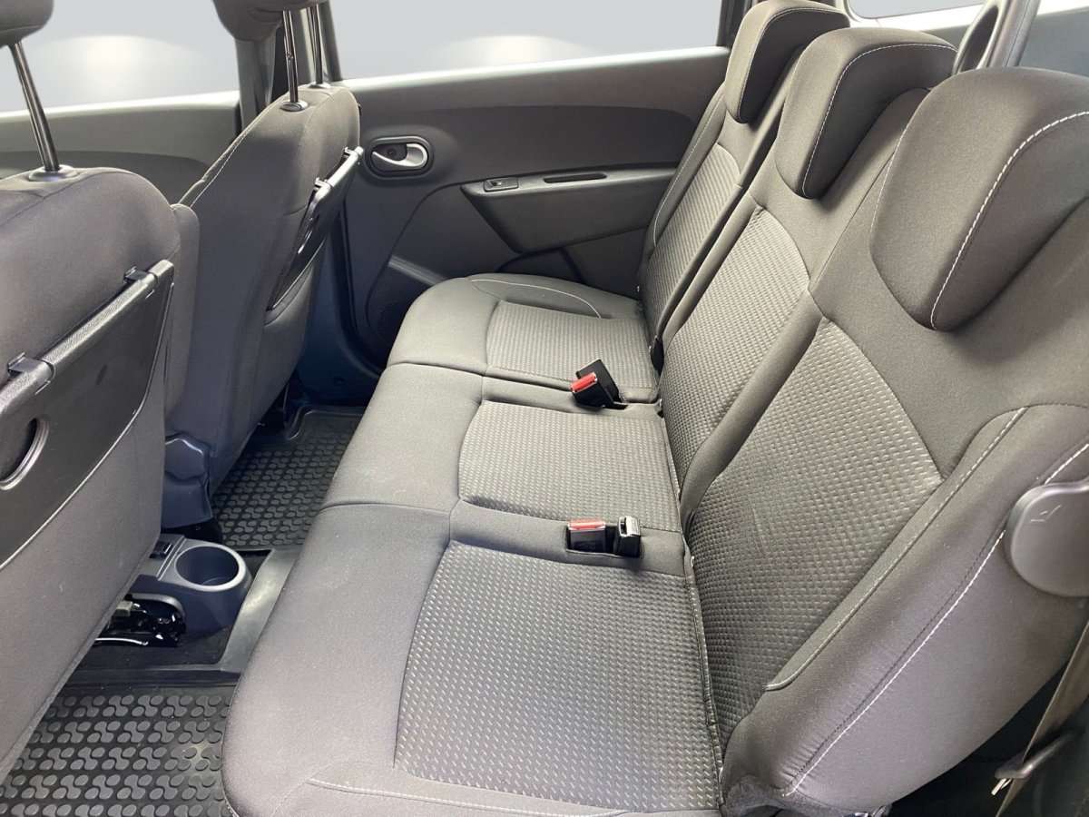 Fahrzeugbild eines Dacia Lodgy