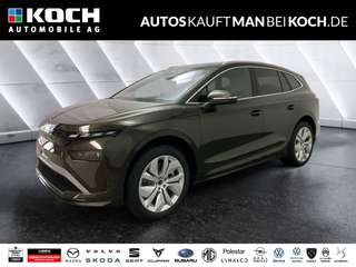 Schräge Frontansicht auf einen Skoda ENYAQ , freigestellt