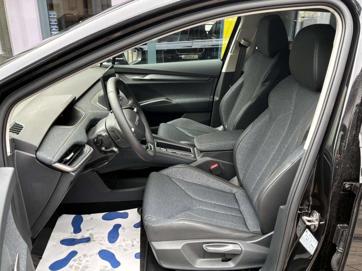 Fahrzeugbild eines Skoda ELROQ