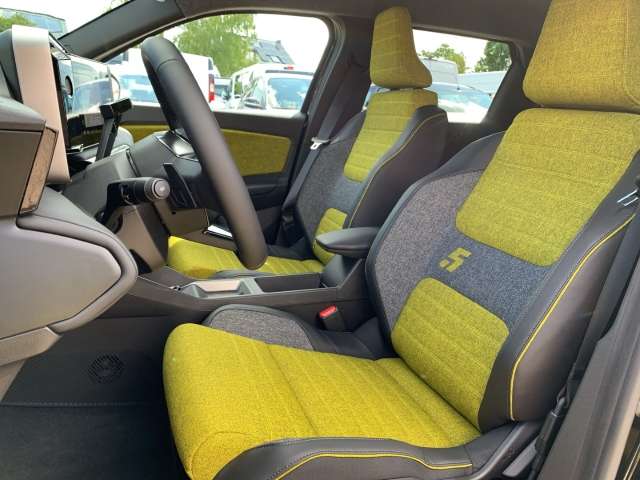Fahrzeugbild eines Renault 5 E-TECH