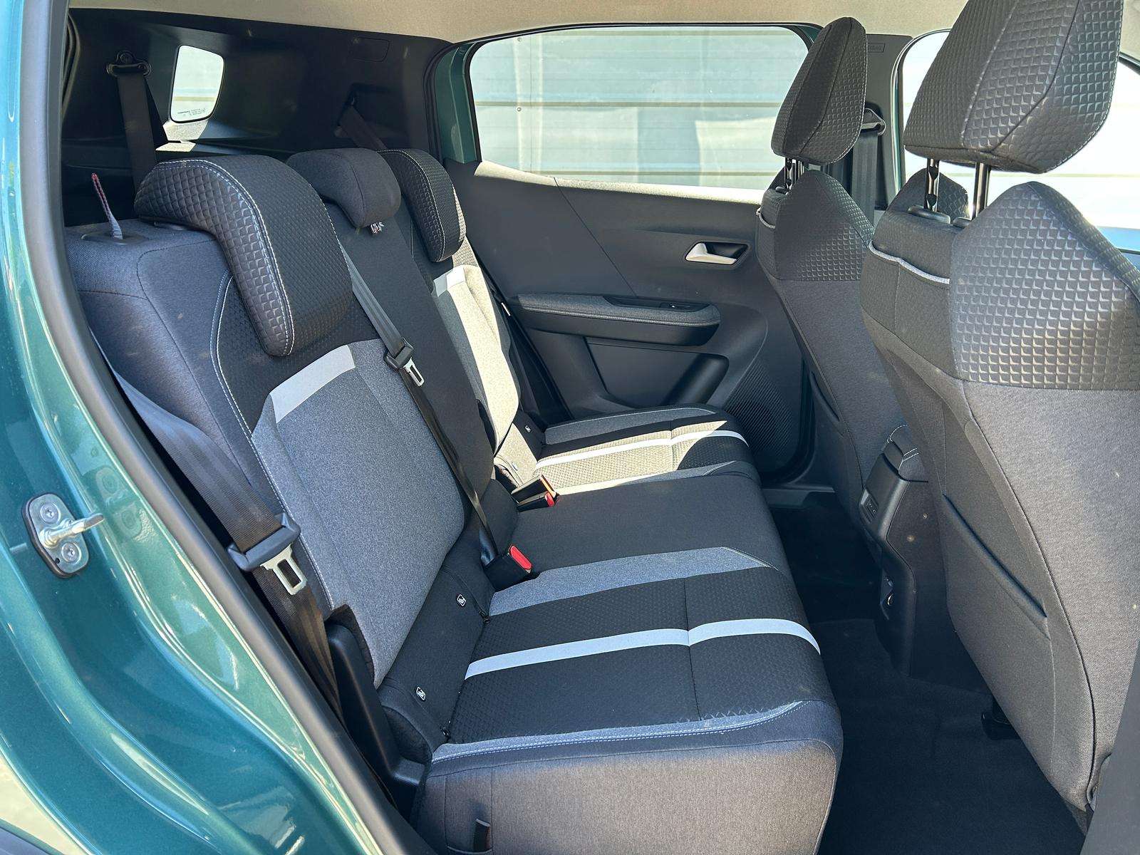 Fahrzeugbild eines Opel Frontera