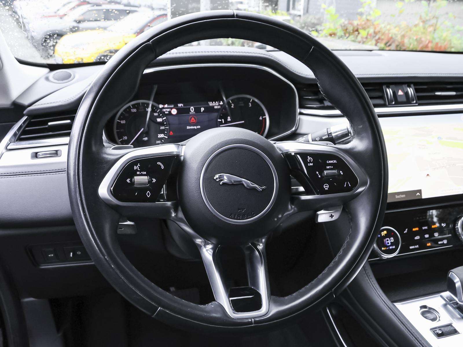 Fahrzeugbild eines Jaguar F-PACE