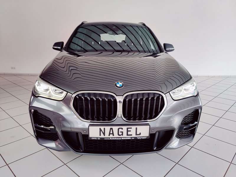 Fahrzeugbild eines BMW X1