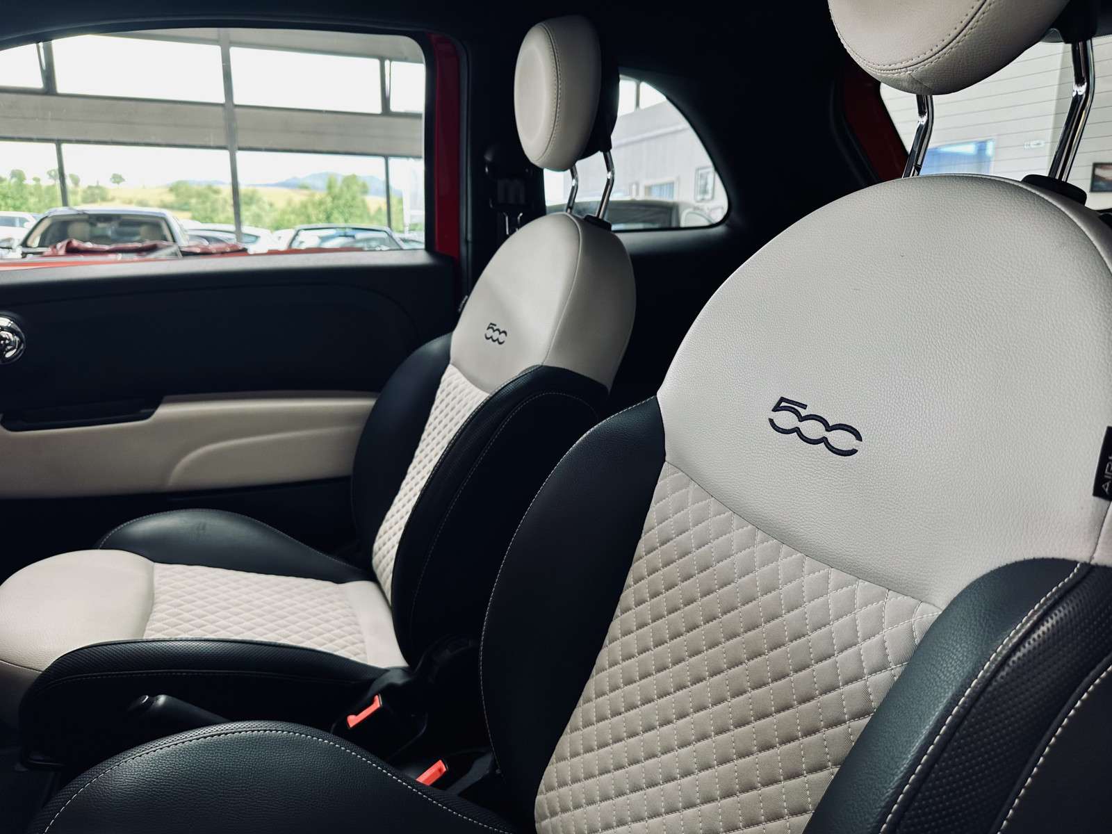Fahrzeugbild eines Fiat 500