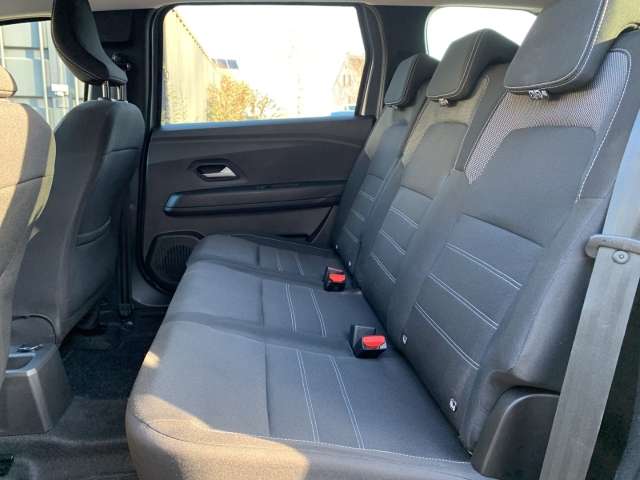 Fahrzeugbild eines Dacia Jogger