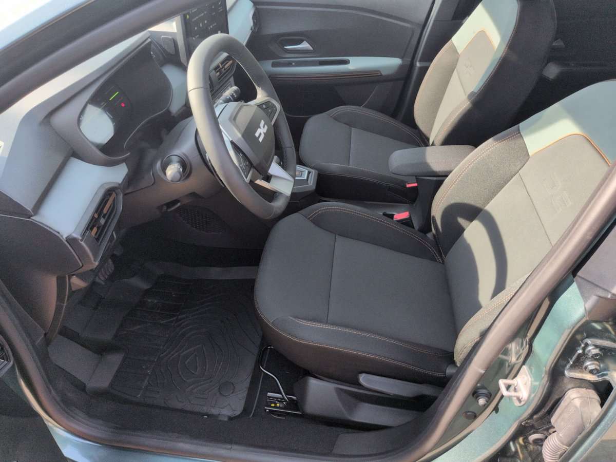Fahrzeugbild eines Dacia Sandero