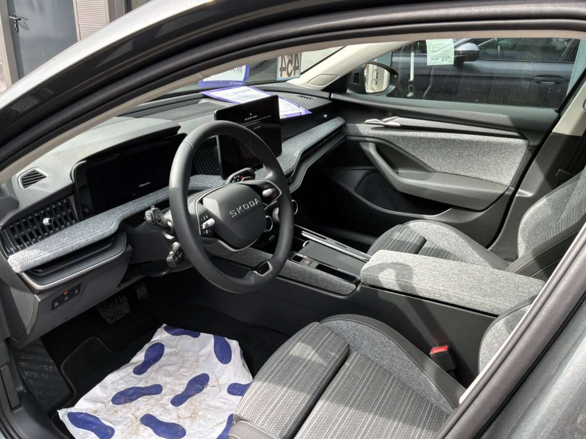 Fahrzeugbild eines Skoda Superb