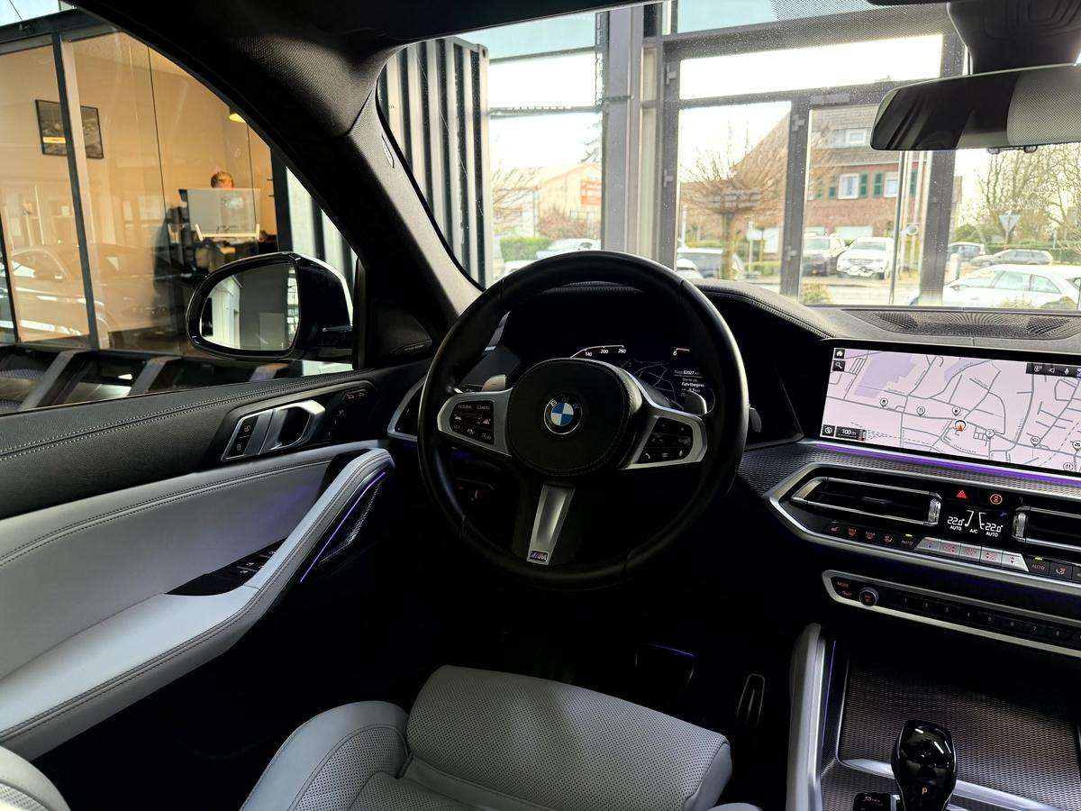 Fahrzeugbild eines BMW X6