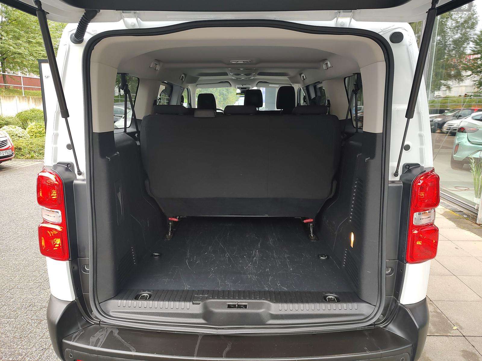 Fahrzeugbild eines Opel Vivaro
