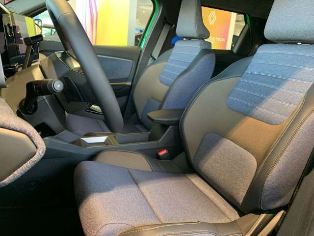 Fahrzeugbild eines Renault 5 E-TECH