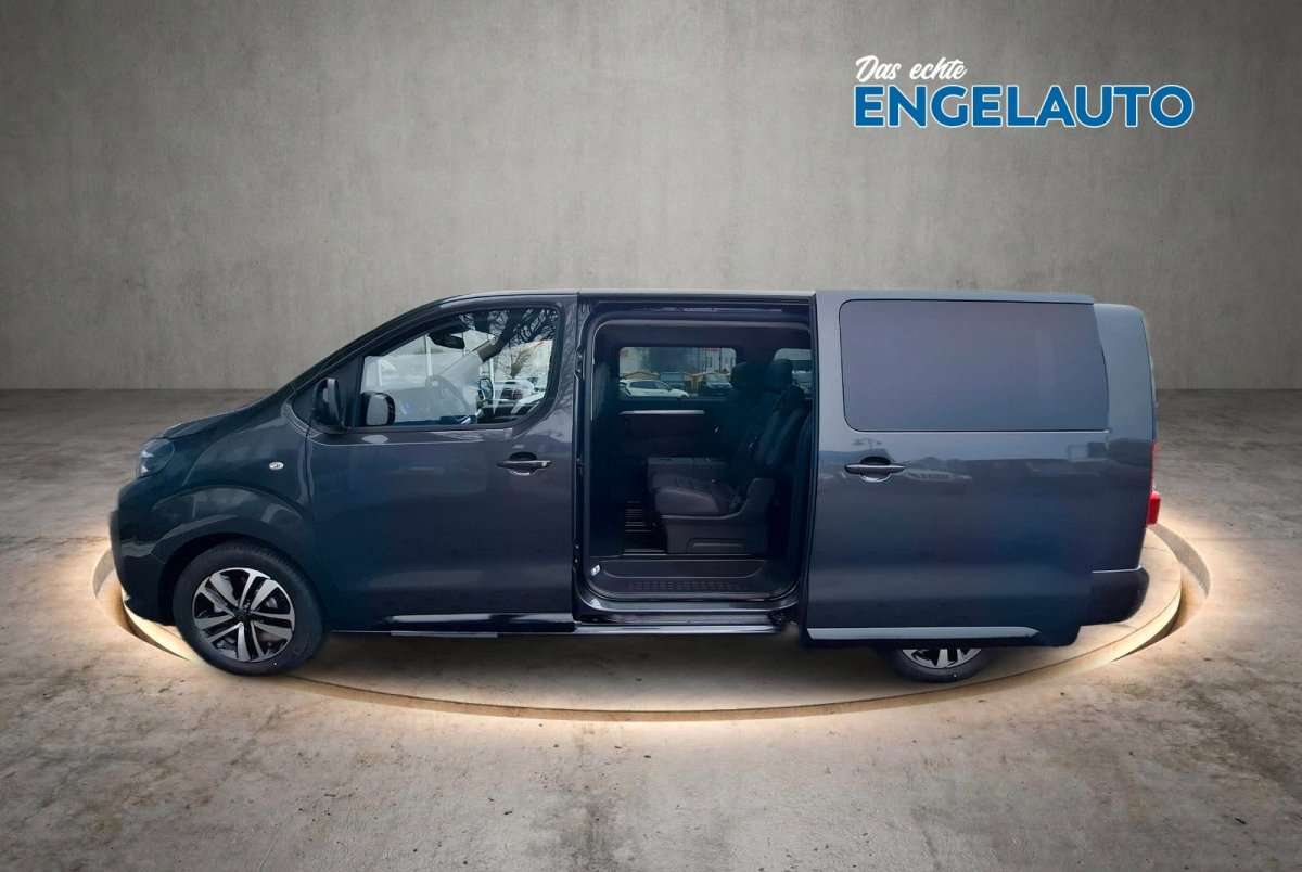 Fahrzeugbild eines Peugeot Traveller