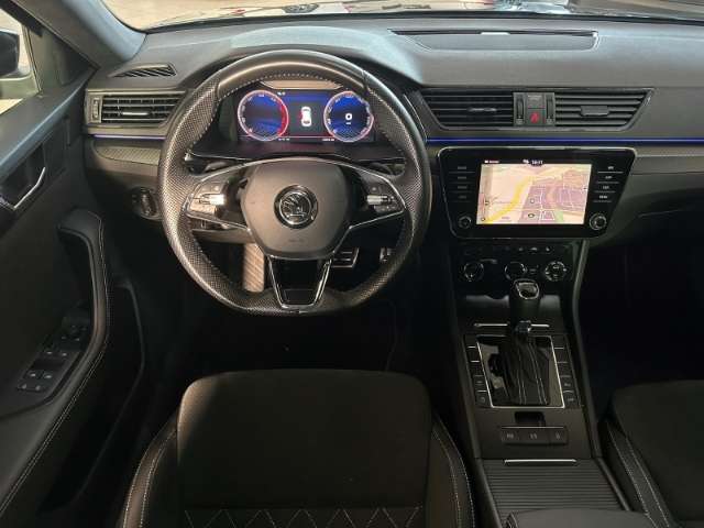 Fahrzeugbild eines Skoda Superb