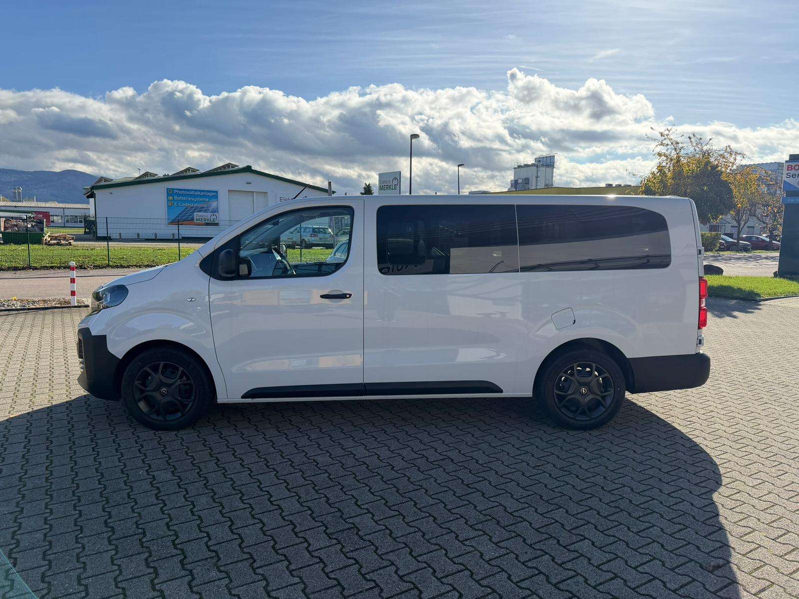 Fahrzeugbild eines Opel Vivaro