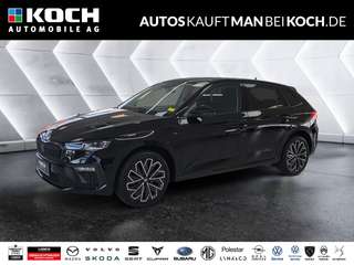 Schräge Frontansicht auf einen Skoda Scala , freigestellt