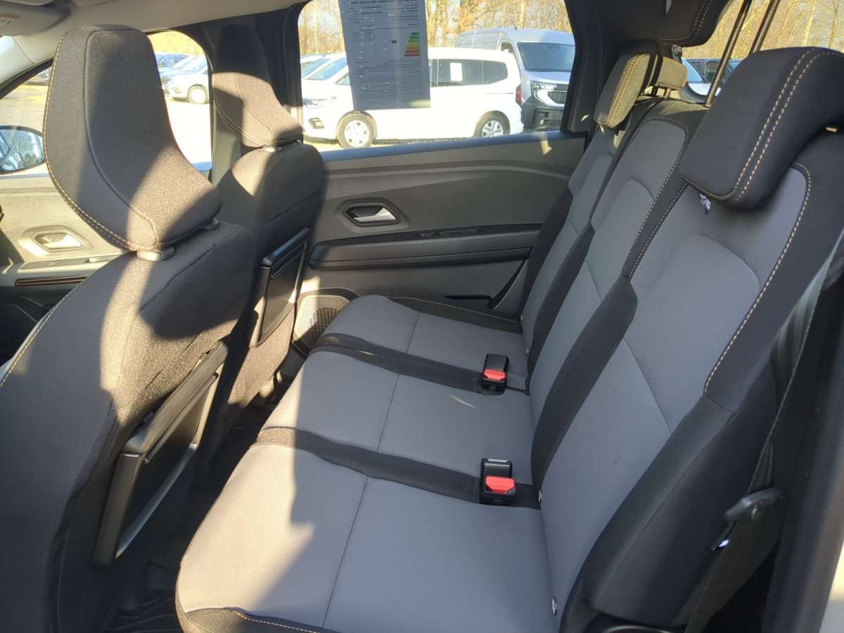 Fahrzeugbild eines Dacia Jogger