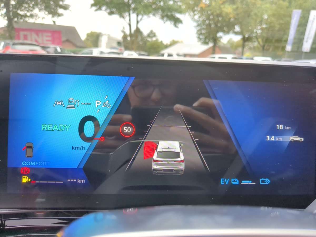 Fahrzeugbild eines Renault Rafale