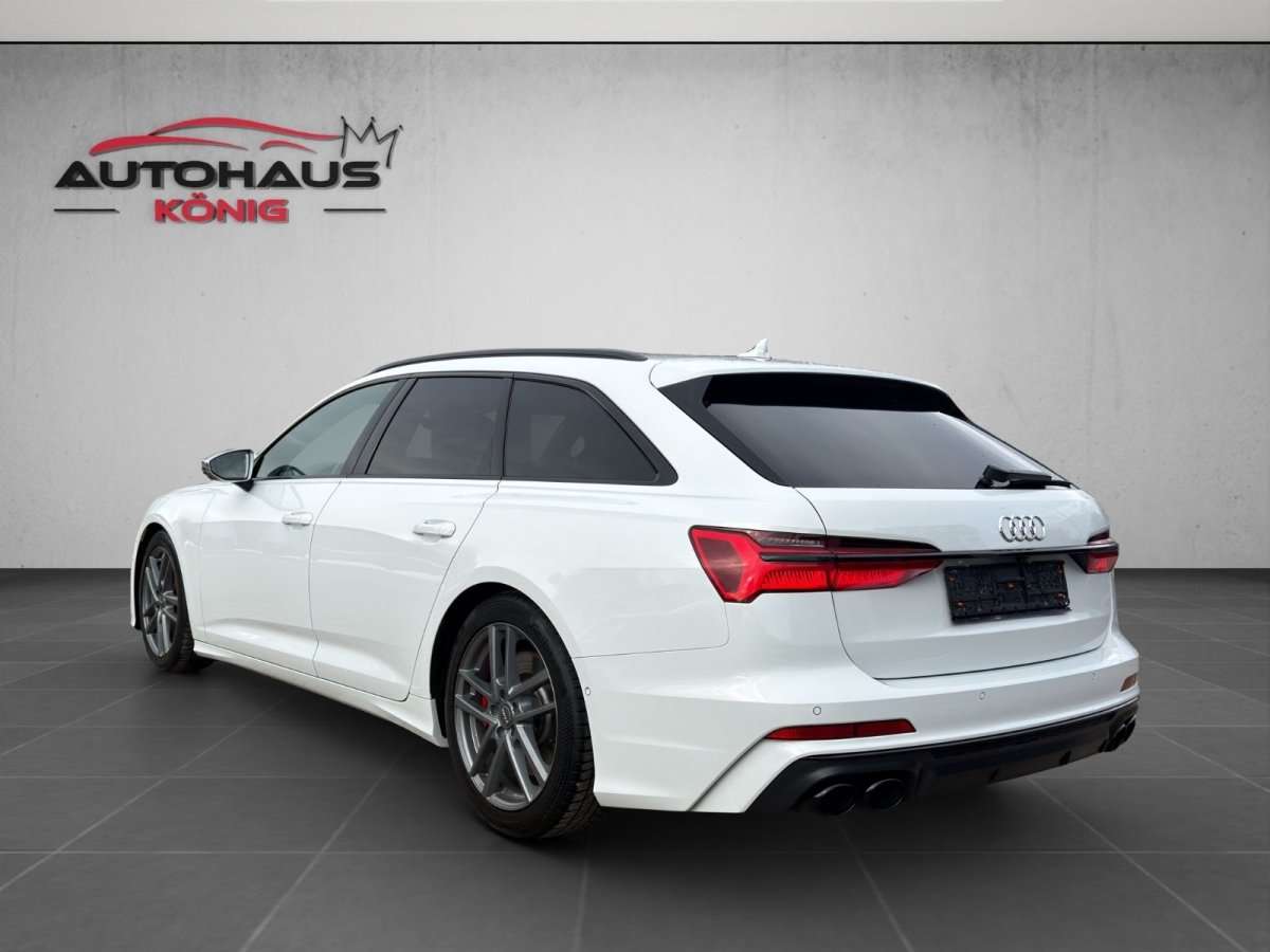 Fahrzeugbild eines Audi S6