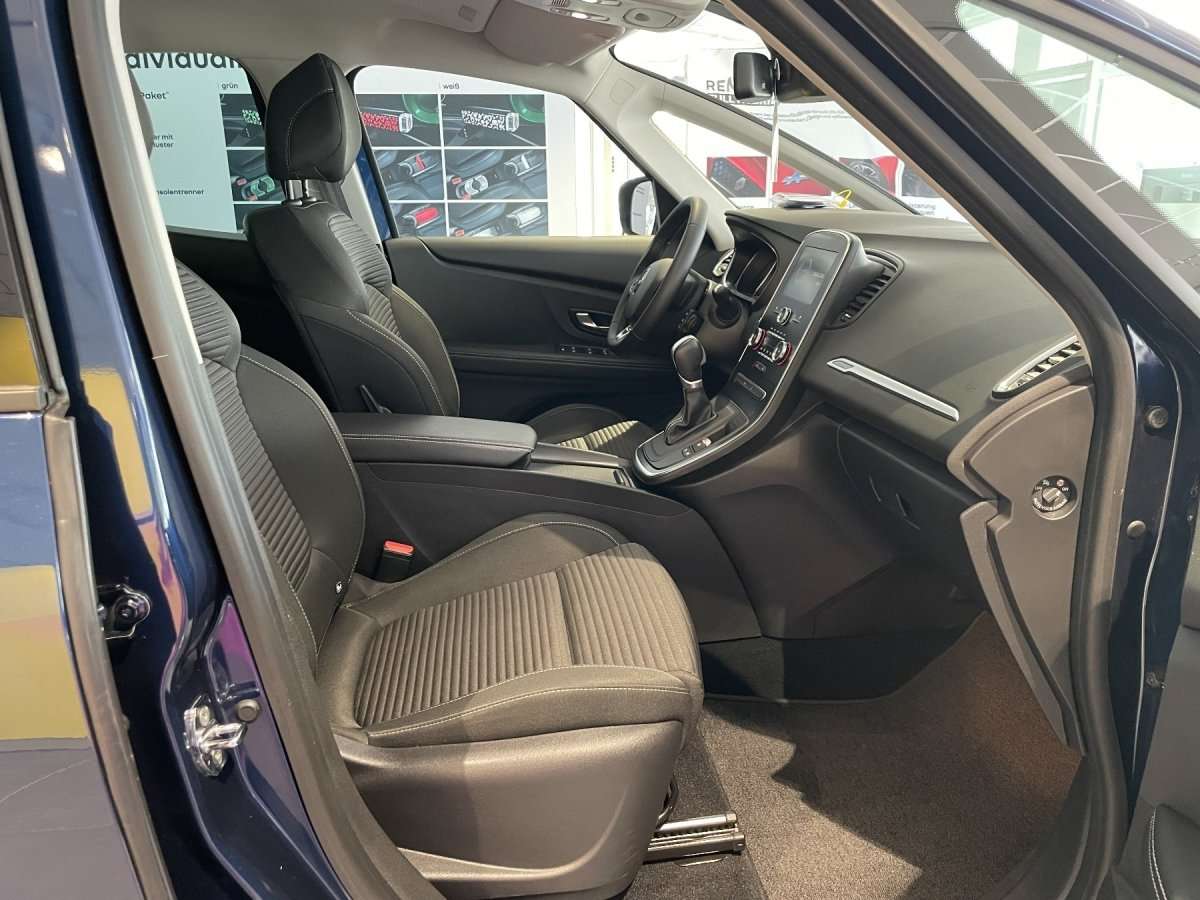 Fahrzeugbild eines Renault Grand Scénic