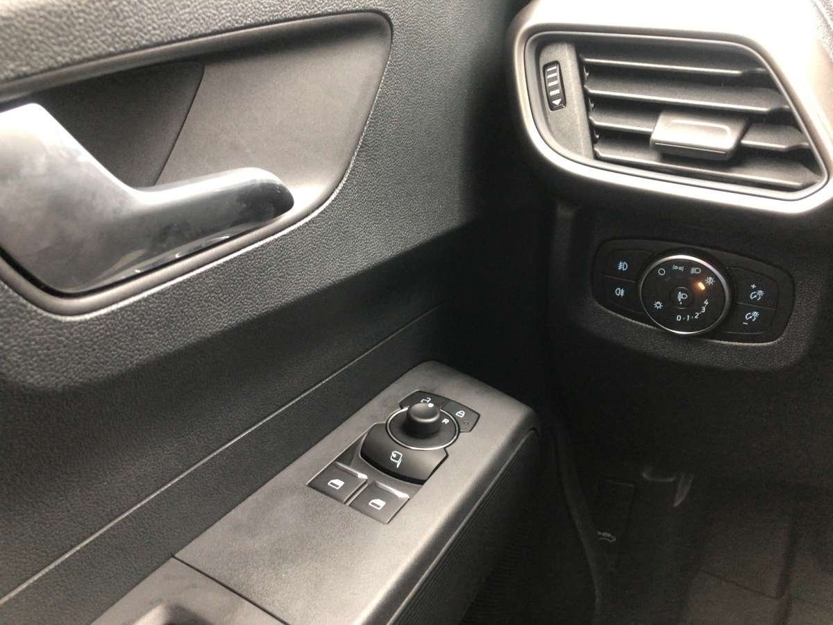 Fahrzeugbild eines Ford Transit Courier