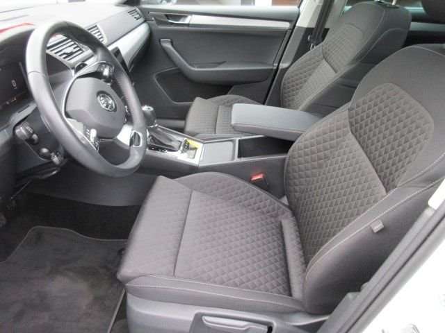 Fahrzeugbild eines Skoda Superb