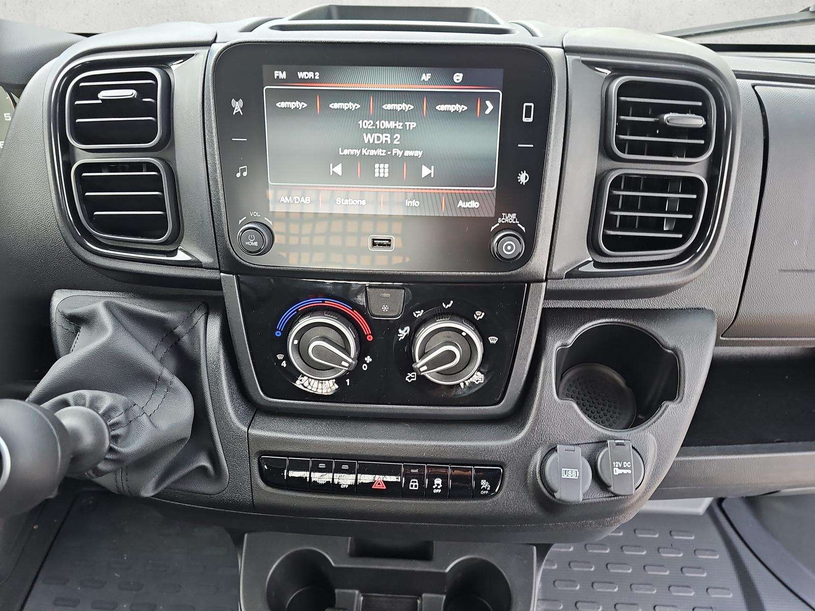 Fahrzeugbild eines Opel Movano