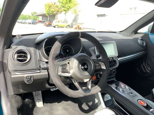 Fahrzeugbild eines Alpine A110