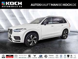 Schräge Frontansicht auf einen Volvo XC90 , freigestellt