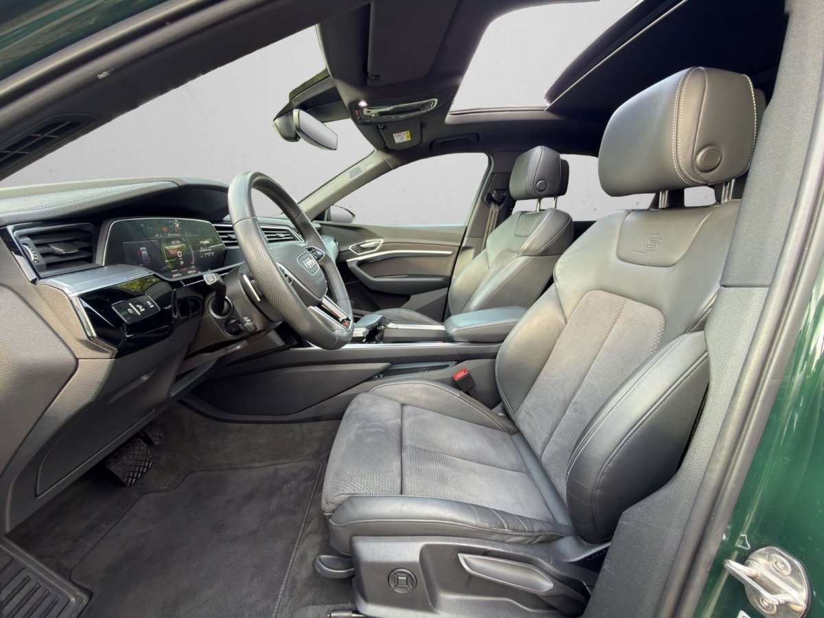 Fahrzeugbild eines Audi e-tron