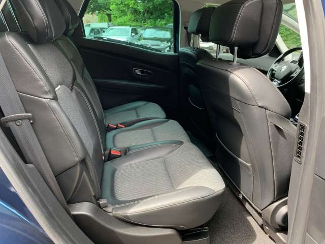 Fahrzeugbild eines Renault Scénic