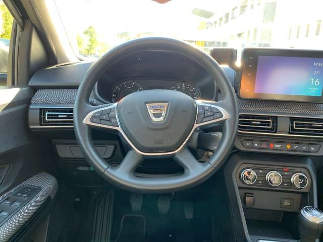 Fahrzeugbild eines Dacia Jogger
