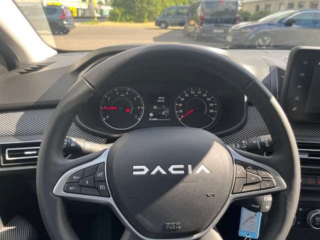 Fahrzeugbild eines Dacia Sandero