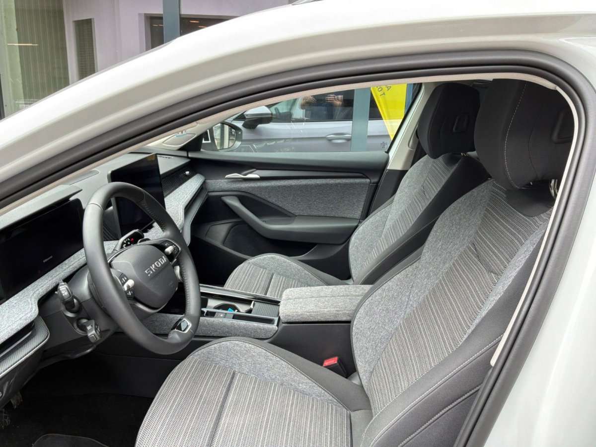 Fahrzeugbild eines Skoda Superb