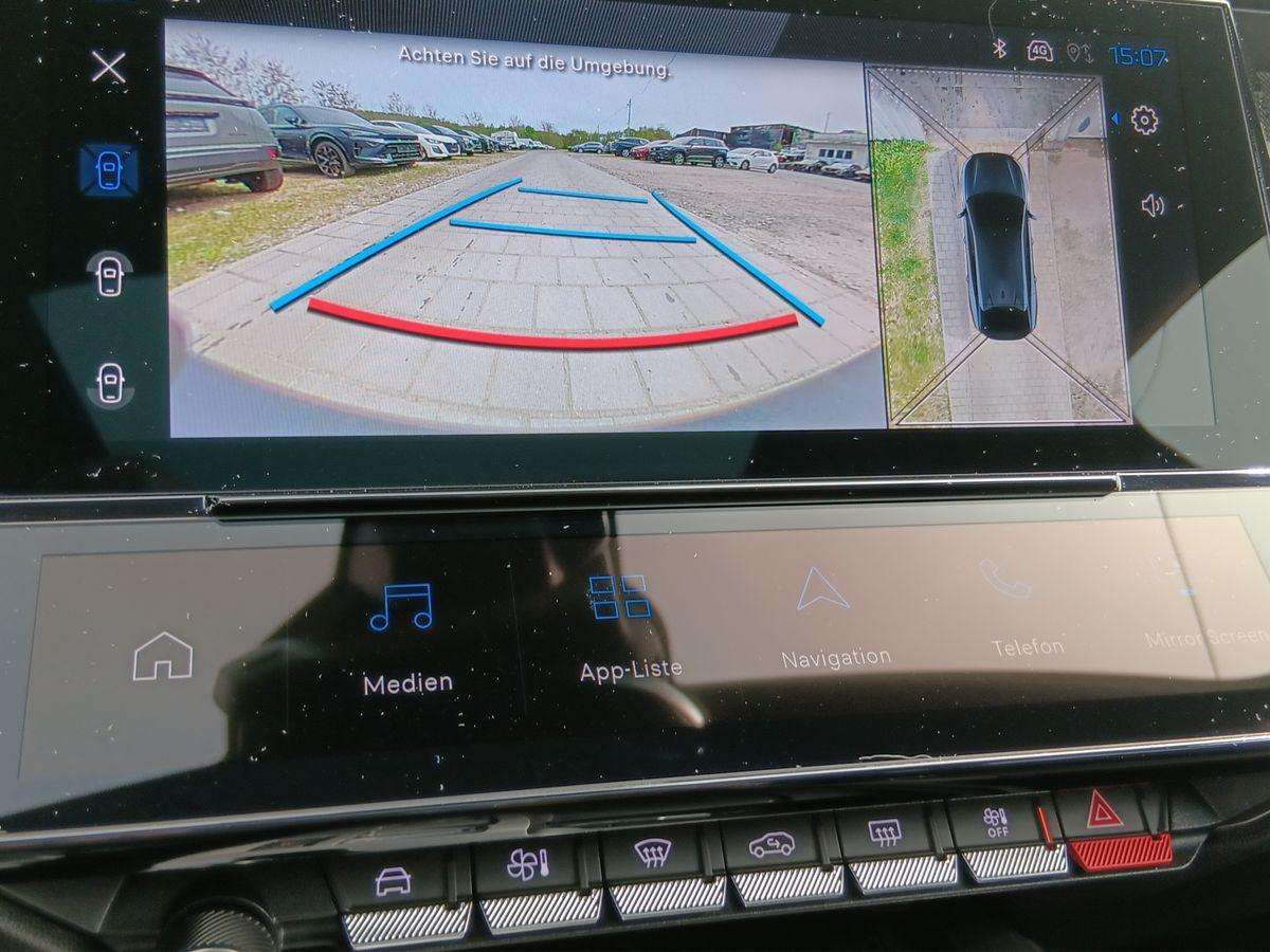 Fahrzeugbild eines Peugeot 408