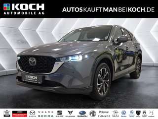 Schräge Frontansicht auf einen Mazda CX-5 , freigestellt